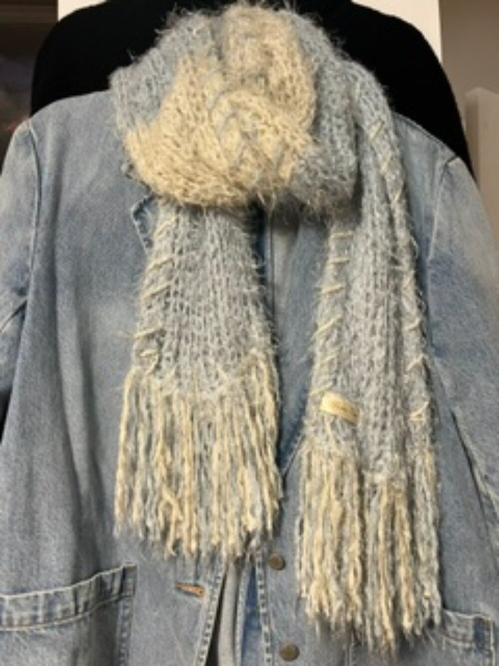 Never Worn Sonia Vassi Handknit Blue/Cream Extra Soft Scarf